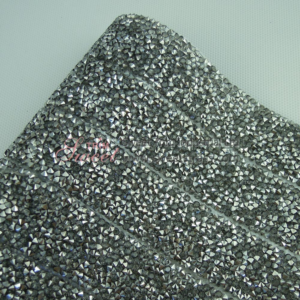 <b>2.5cm Hot Fix Black Diamond Epoxy Rhinestone Sheet Roll Wholesale</b>