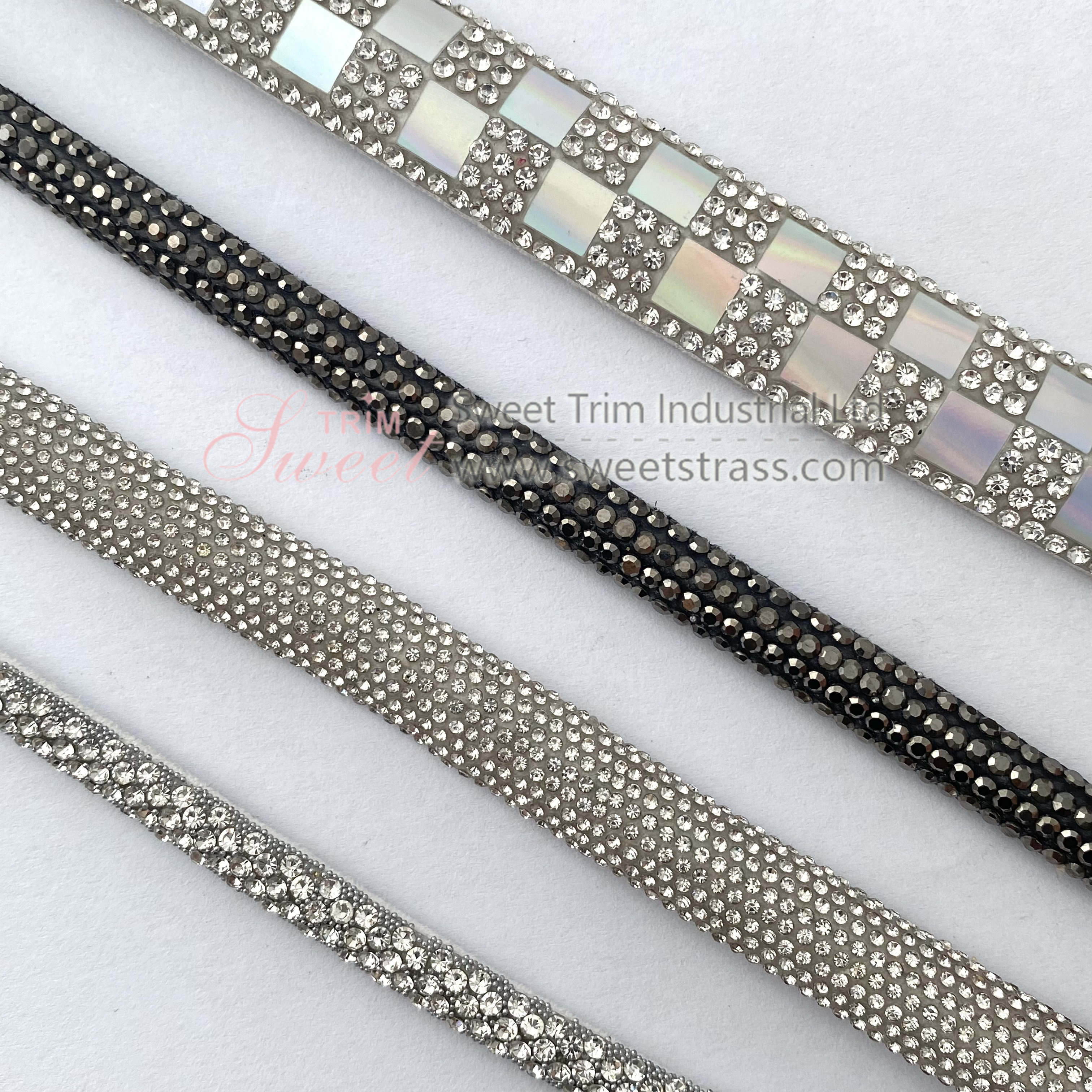 <b>3-5.5mm Mixed Color Crystal Rhinestone Ornament Rope For Bow Knot Drill Rope Clothing Ornament Bracel</b>